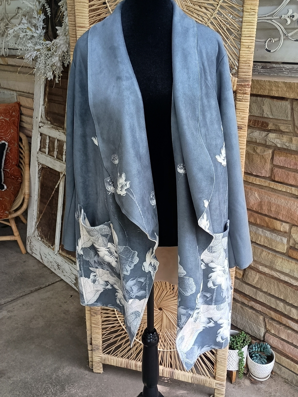 NWOT Chelsea & Theodore Gray Floral Draped Wrap_1X - Picture 2 of 7